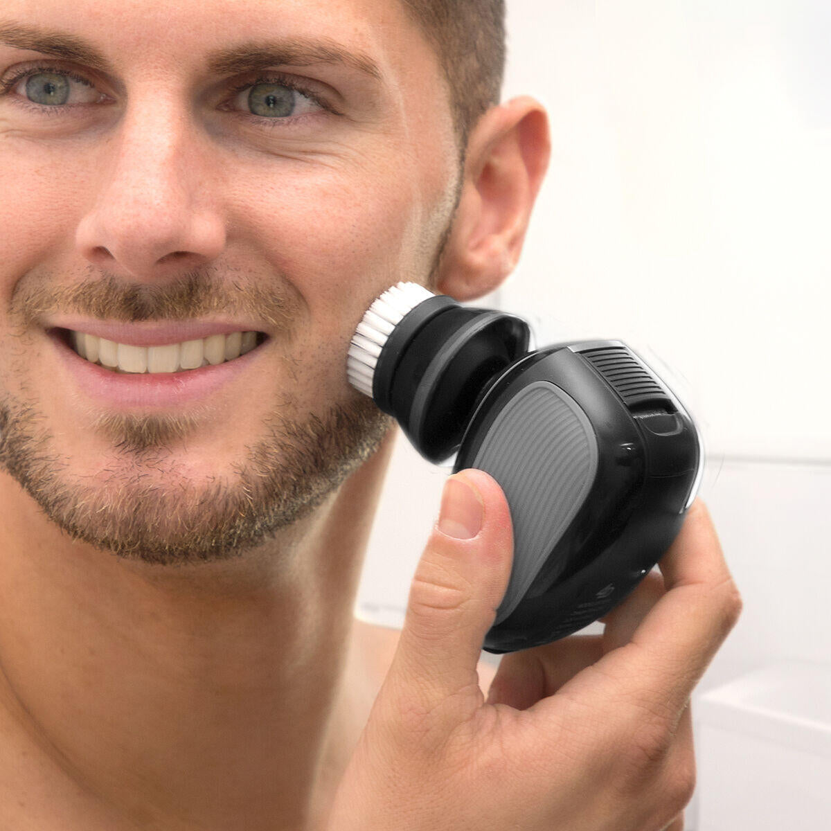 AFEITADORA RECARGABLE ERGONOMICA MULTIFINCIONAL 5 EN 1 SHAVESTYLER INNOVAGOODS